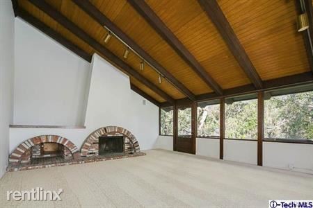Building Photo - 3488 Barhite St