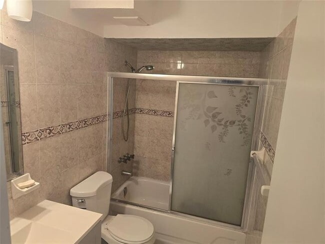 Foto del edificio - 2800 Somerset Dr