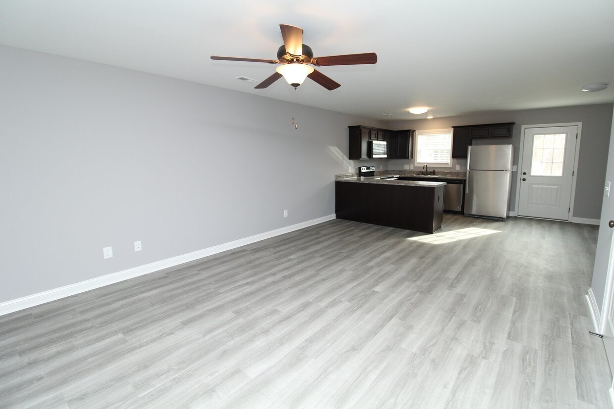 Primary Photo - 1721 Manning Dr