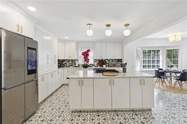 Foto del edificio - Room in House on Glenwhite Dr