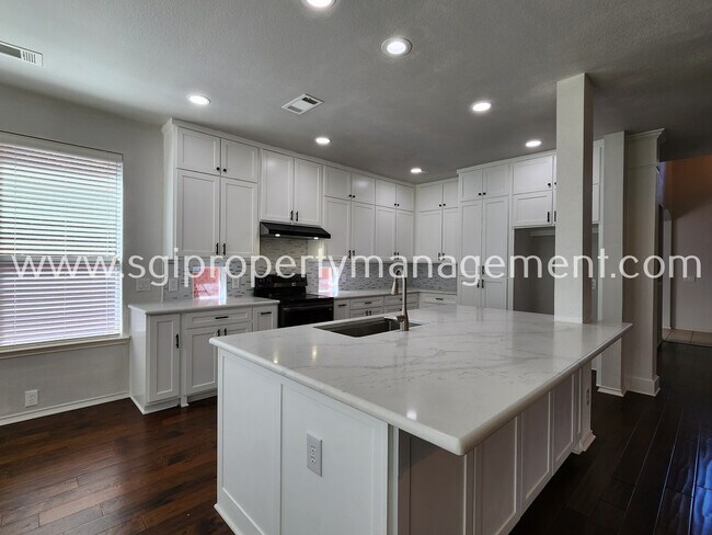 Building Photo - 3006 Peppercorn Dr