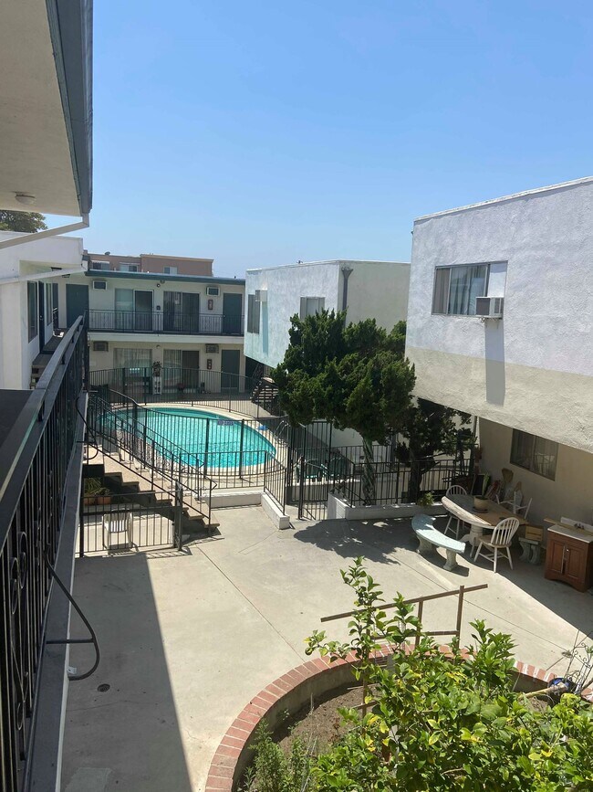 Building Photo - 5744 Laurel Canyon Blvd