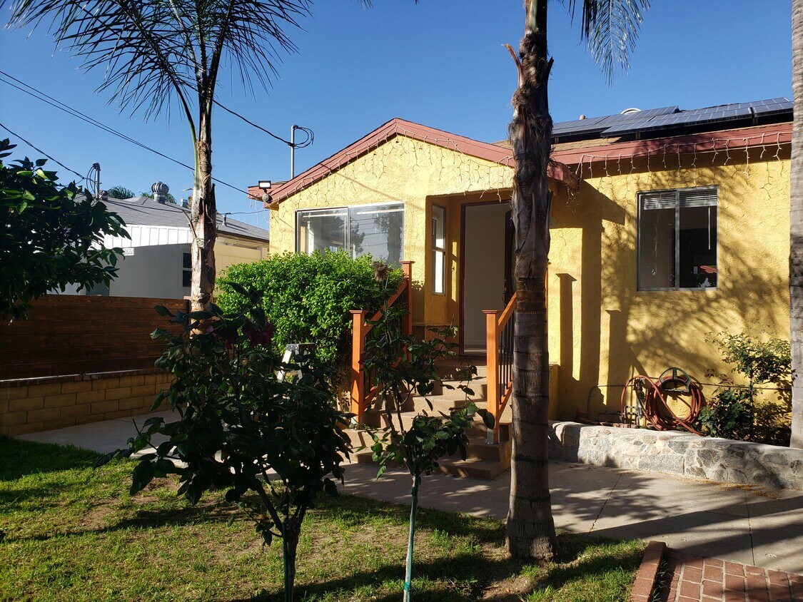 Foto principal - 12818 Woodcock Ave