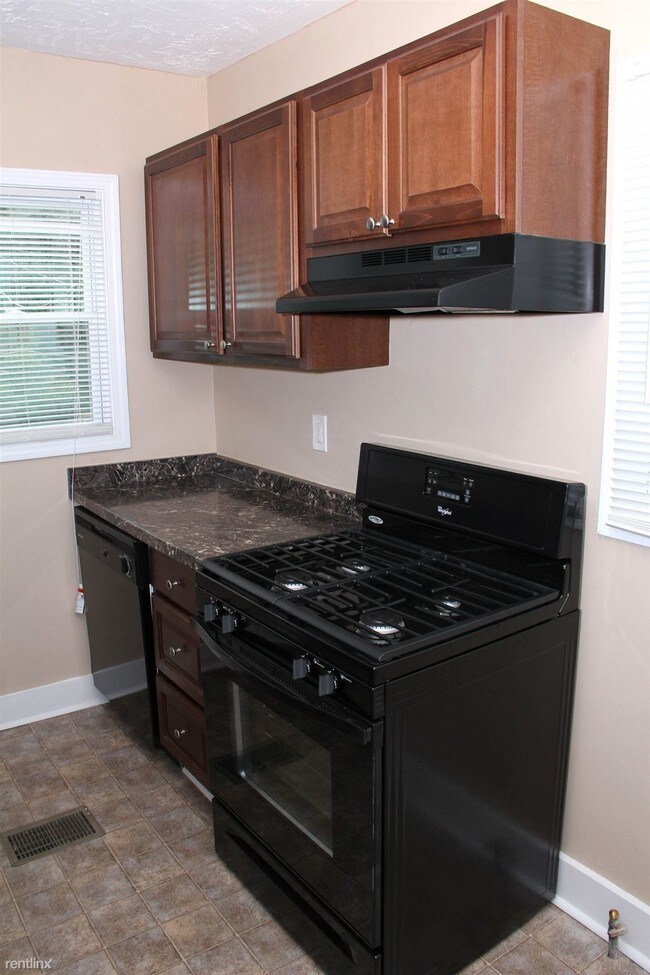 Building Photo - 3 br, 1 bath House - 552 Allendale Drive