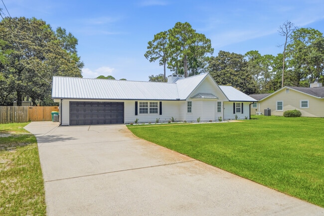 Building Photo - 942 Rue De Palms
