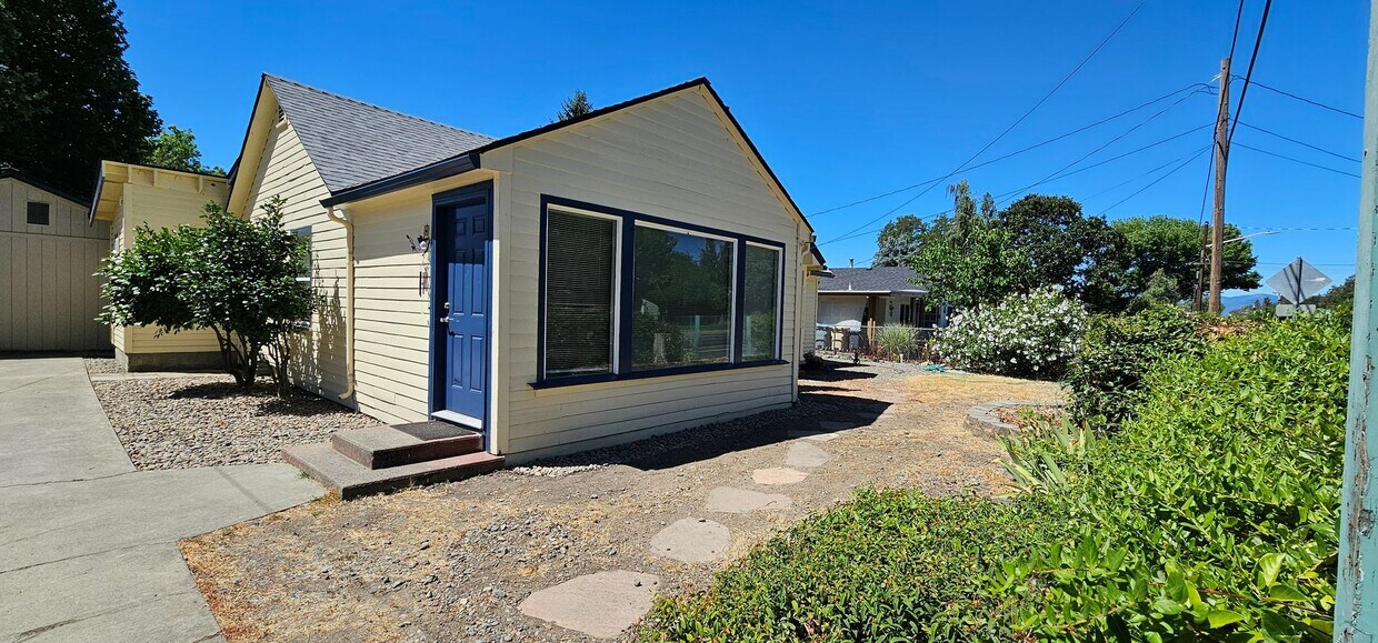 Foto principal - Minutes to Downtown Grants Pass