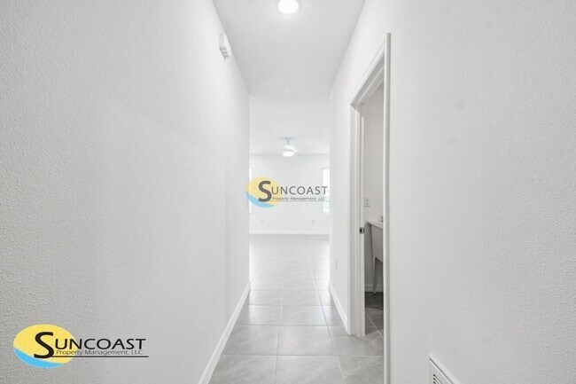 Foto del edificio - 8271 N Wakefield Dr