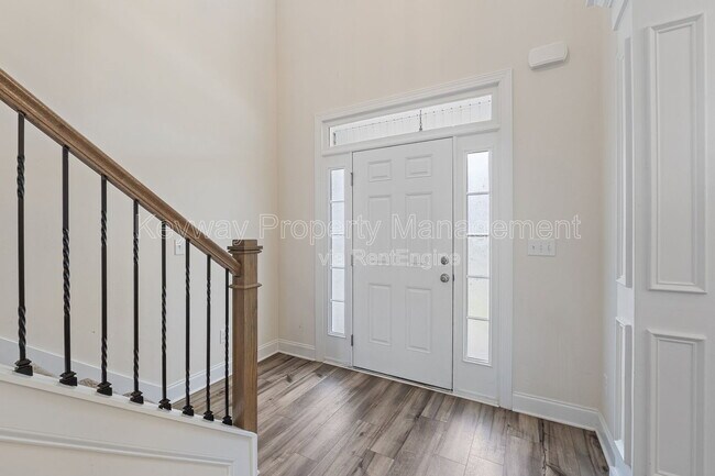 Foto del edificio - 585 Hampton Dr