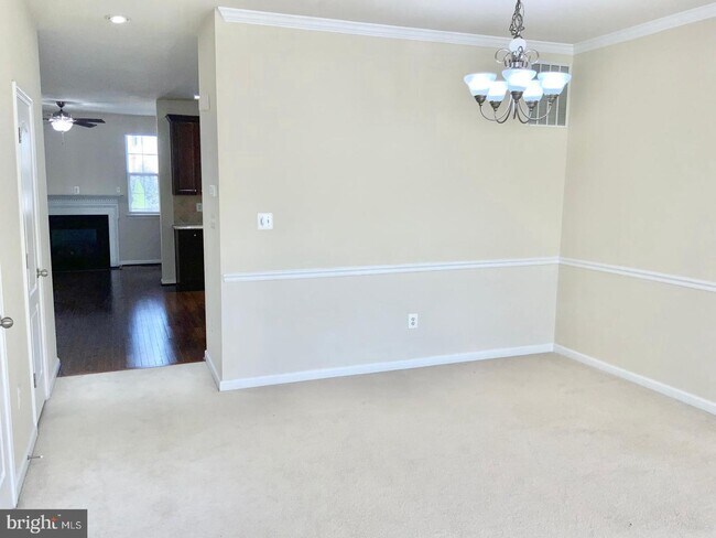 Building Photo - 502 Cardinal Vista