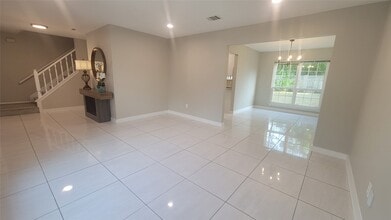 Building Photo - 16911 Elmwood Glen Ct