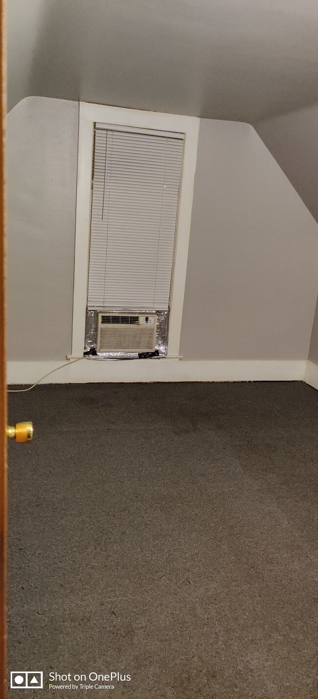 Bedroom - 1117 Garden St