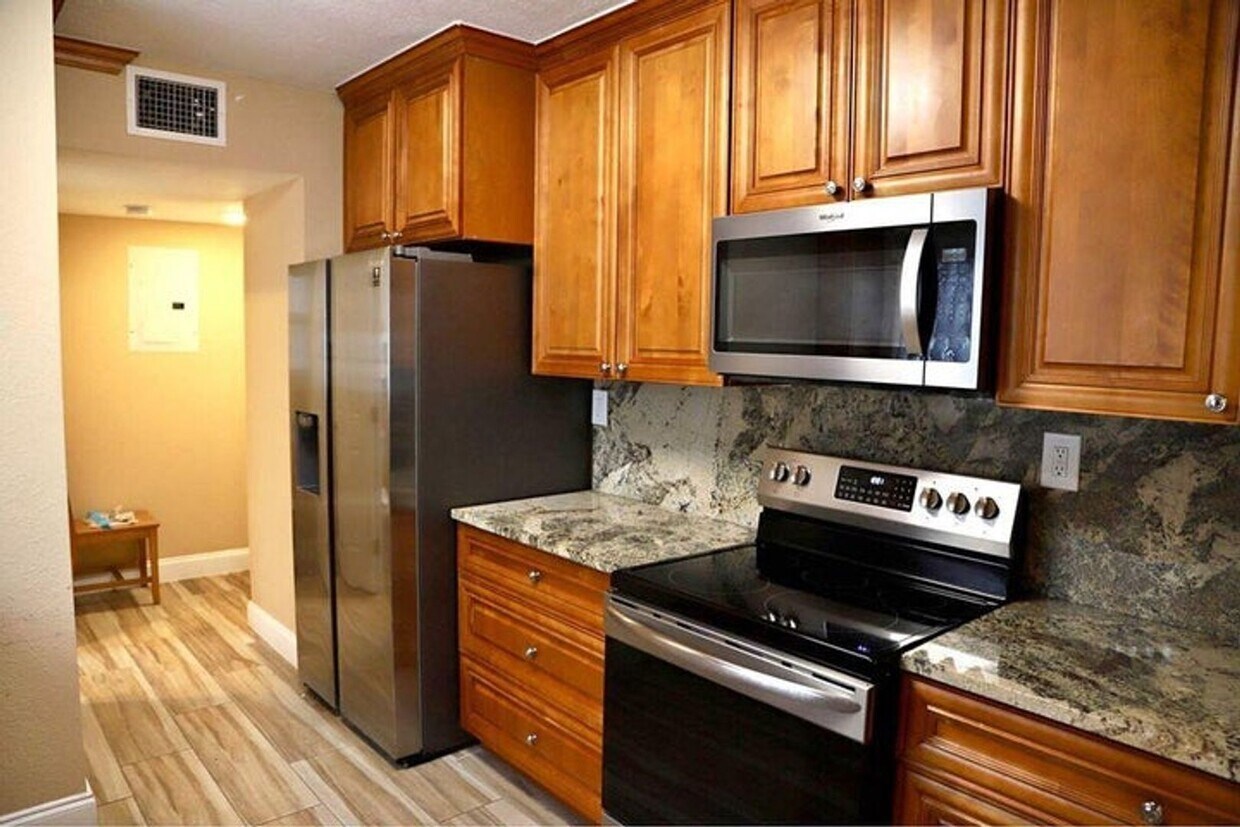 Primary Photo - 1340 SE 3 Court A, Deerfield Beach, FL 33441