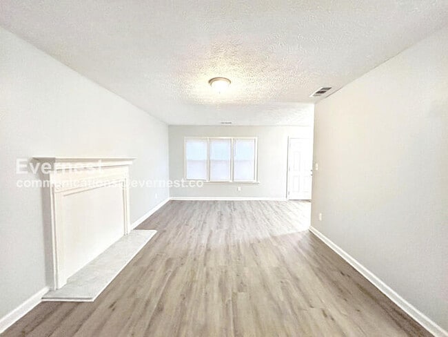 Building Photo - 5772-5773 3 Lakes Dr