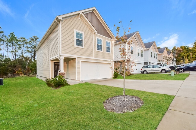 Foto del edificio - 219 Merry Oak Ln