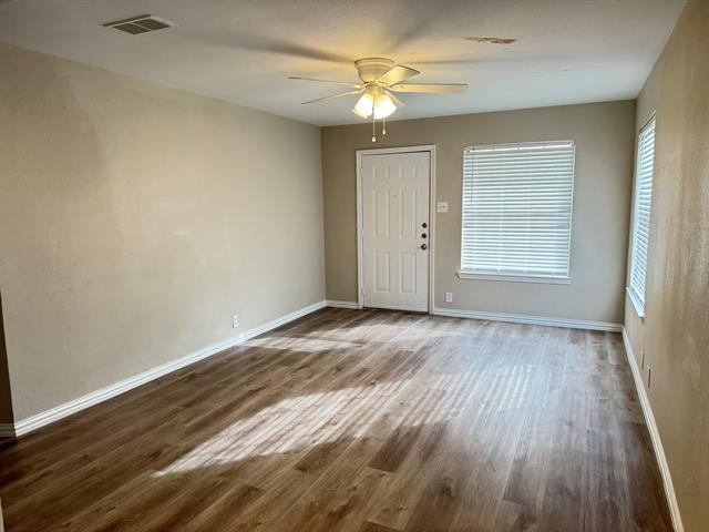 Foto del edificio - 208 S Dallas St