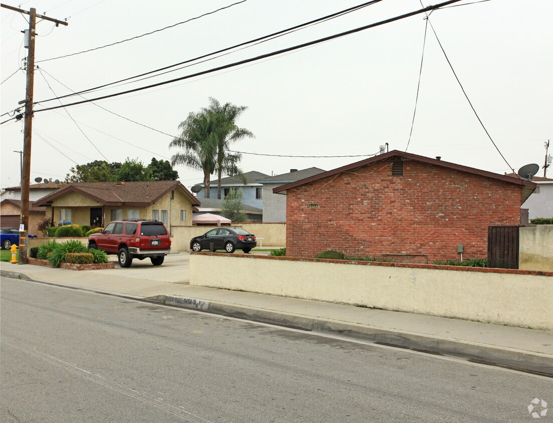 Foto del edificio - 9554-9564 Pacific Ave
