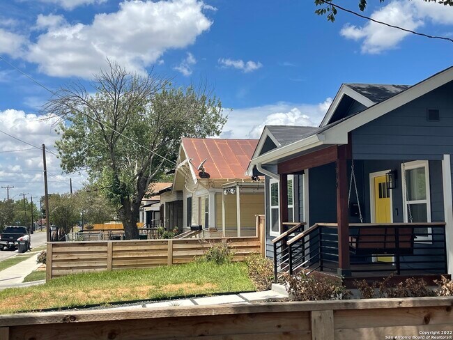 Foto del edificio - 243 Porter St