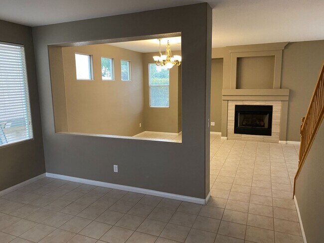 Foto del edificio - Gorgeous home close to Lake Sahara!