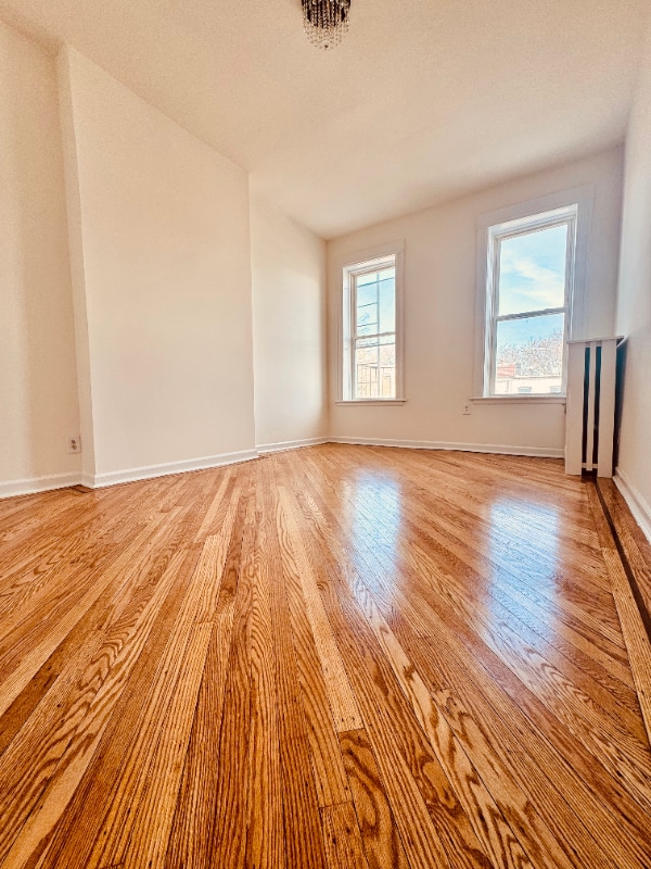 Building Photo - 537 73rd St