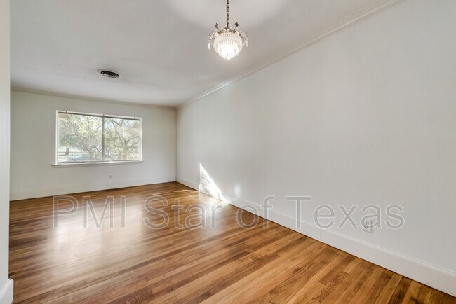 Building Photo - 2451 Materhorn Dr