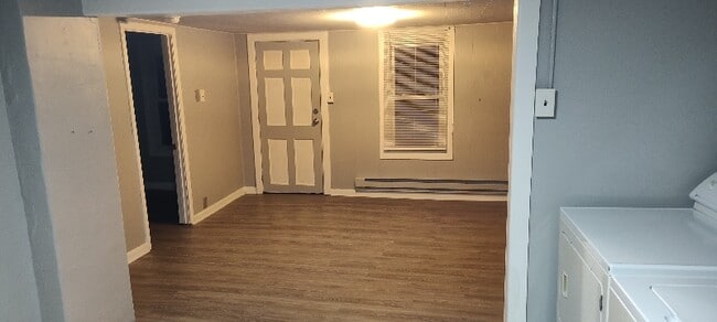 Building Photo - 416 Gibbs Rd