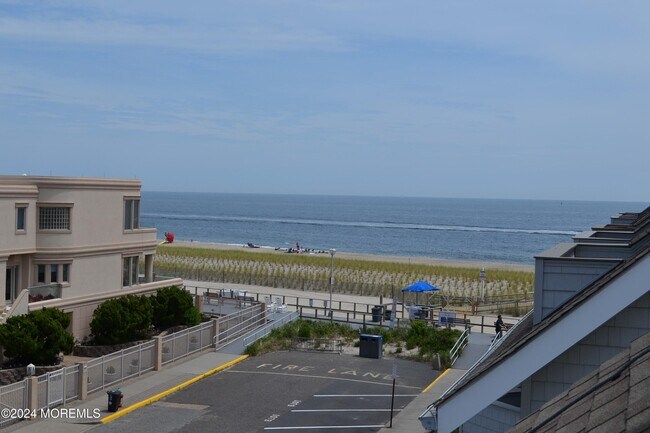 Foto del edificio - 900 Ocean Ave
