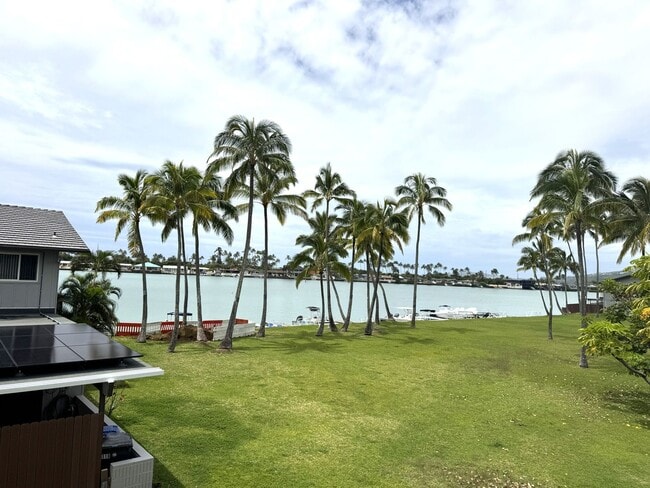 Koko Isle Circle - Renovated 3 bedroom, 2.5 bath townhome with carport - Koko Isle Circle - Renovated 3 bedroom, 2.5 bath townhome with carport