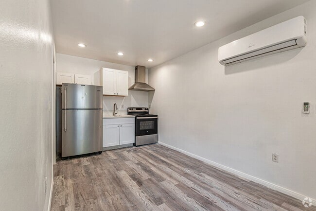 Building Photo - 849 W 43rd St