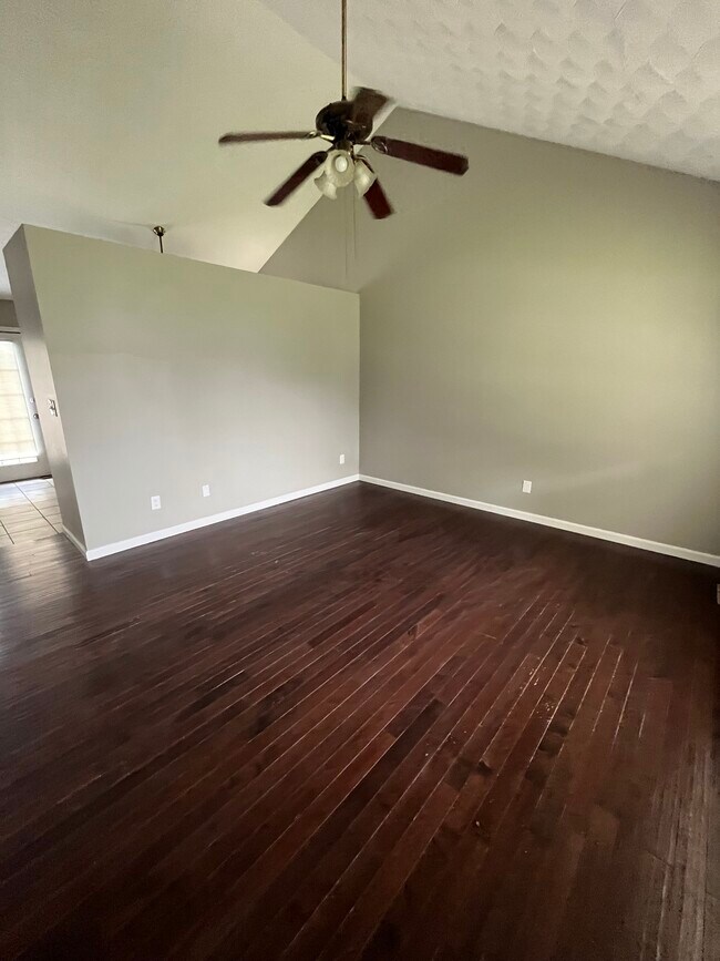 Building Photo - 6220 Serenity Ct
