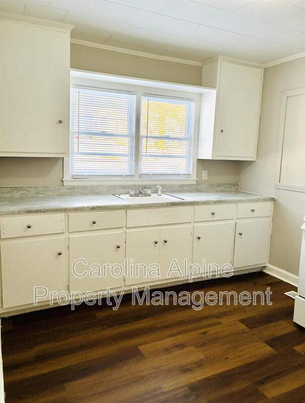 Foto del edificio - 309 E Gibbs St