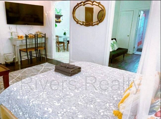 Foto del edificio - 6649 Berthold Ave