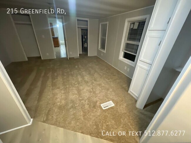 Foto del edificio - 215 Greenfield Rd