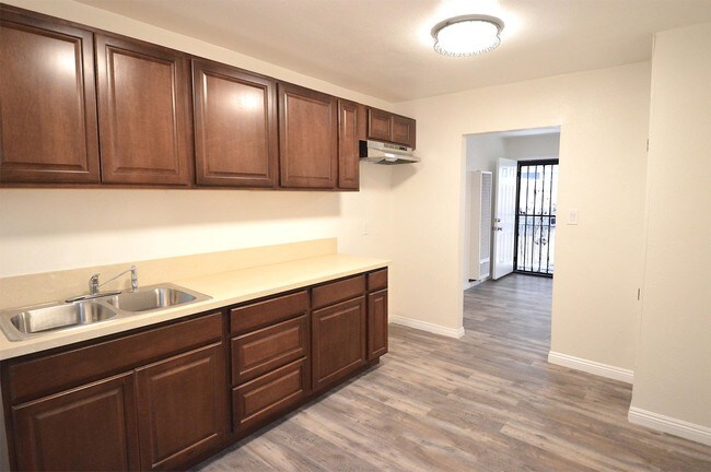 Foto del edificio - 810-810-4 E 79th St