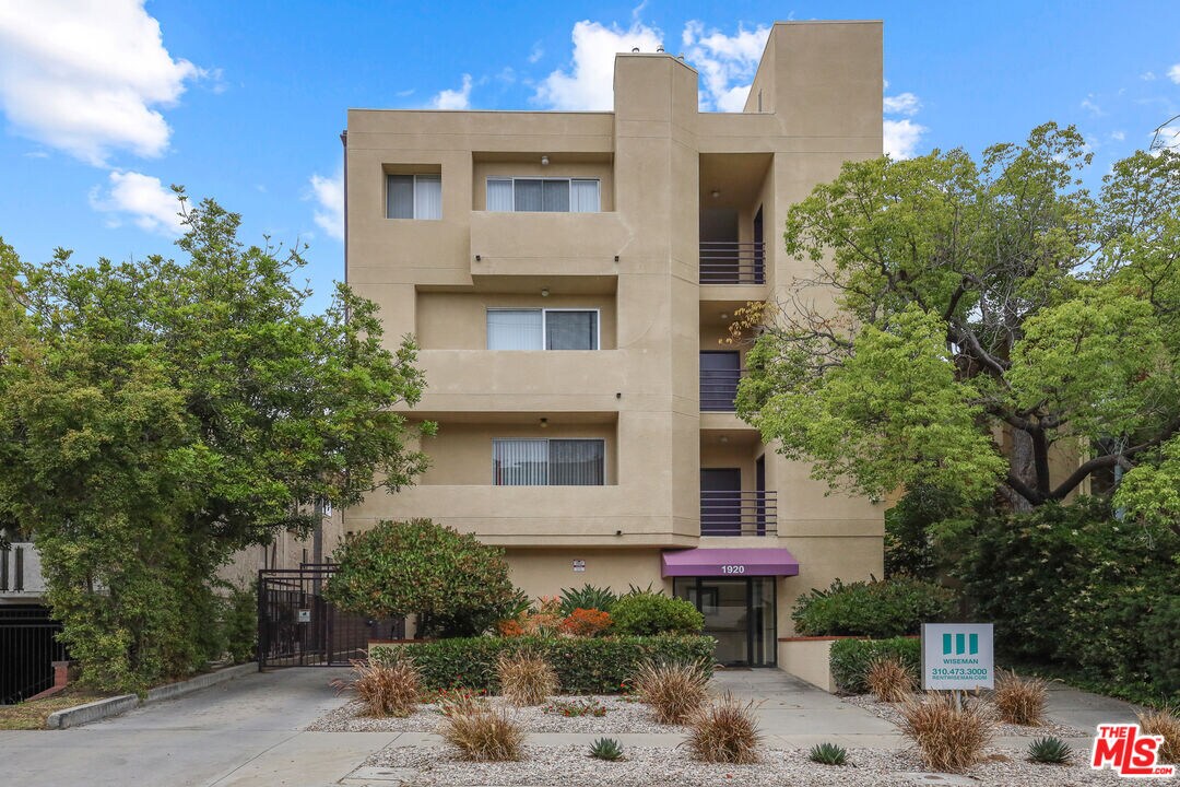 Foto principal - 1920 Overland Ave