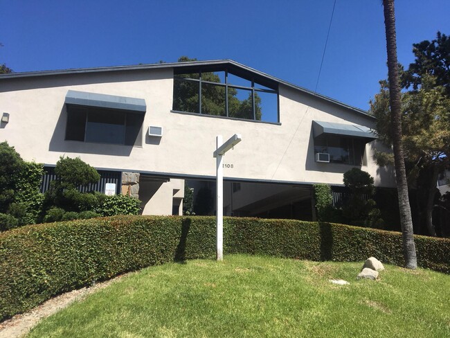 Building Photo - 2108 N Verdugo Rd