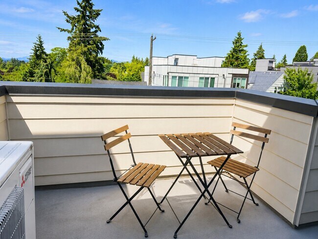Foto del edificio - 6730 15th Ave NW