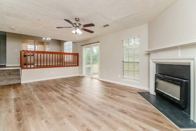 Building Photo - 6514 Eastbriar Dr