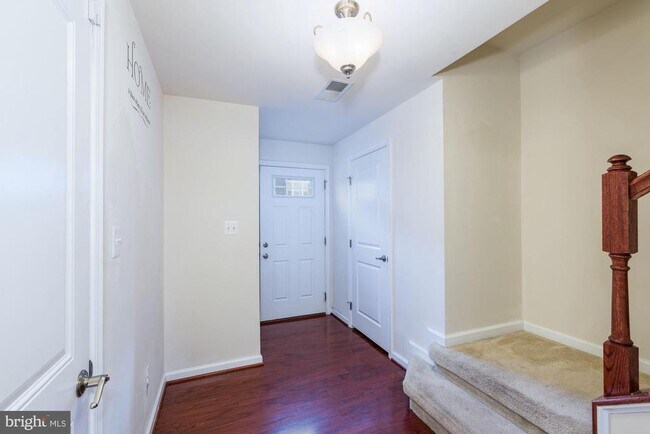 Building Photo - 106 Argyle Ct