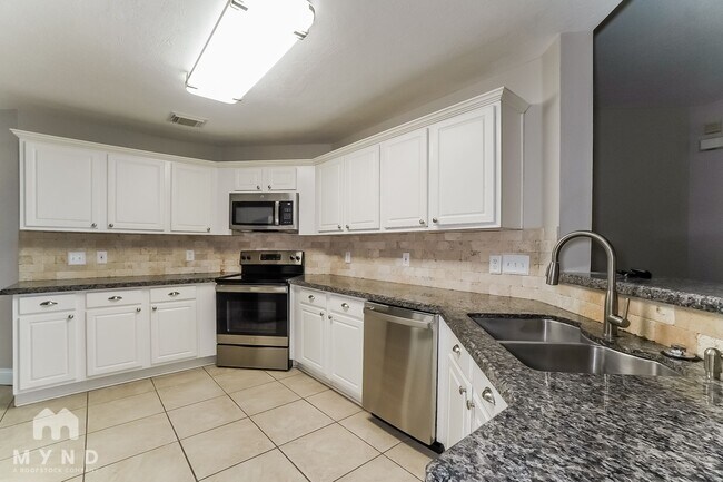 Foto del edificio - 12035 Thornecrest Dr
