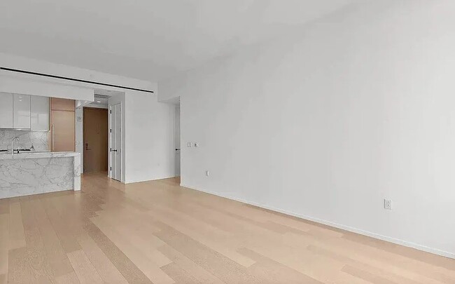 Building Photo - 30 Riverside Blvd