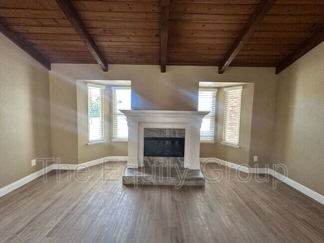 Building Photo - 2322 E Vassar Dr