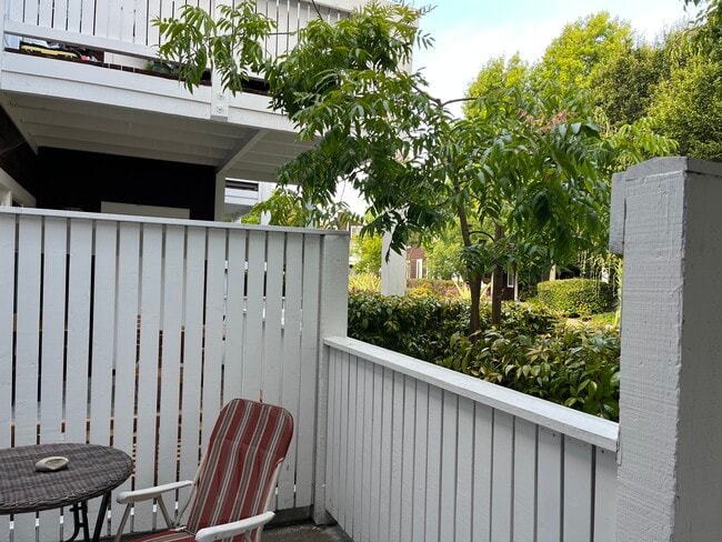 Foto del edificio - 117 Bayside Ct