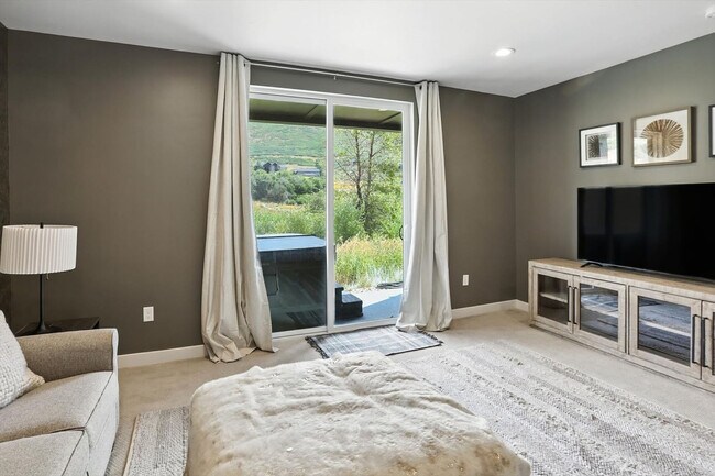 Foto del edificio - 12702 N Belaview Wy