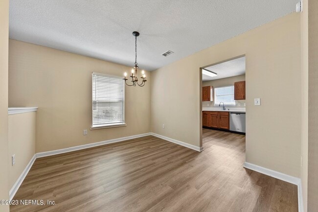 Building Photo - 1984 Mary St