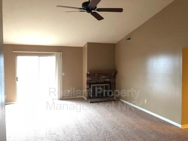 Building Photo - 212 Highland Trce
