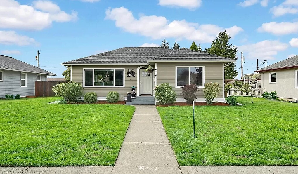 Foto principal - 1717 D St