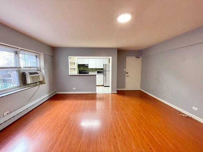 Foto del edificio - 4950 N Marine Dr