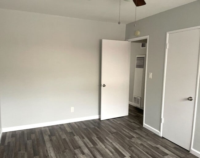 Building Photo - NW2013 (NEW)