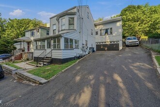 Building Photo - 137 New St