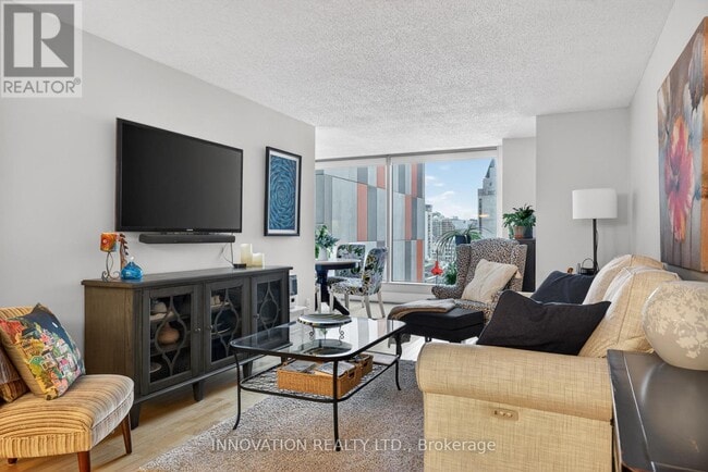 Building Photo - 160 George St